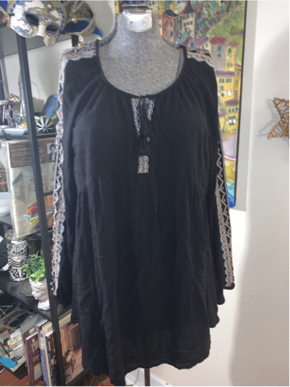 Women's Old Navy Black Embroidered Tunic Top Size L